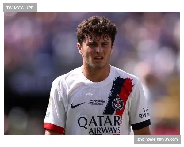 19岁小将埃梅里临危受命，欧冠顶替内维斯出战巴塞罗那